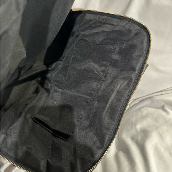 Warner Brothers DC Comic’s Classic Batman dome purse - Picture 9 of 10